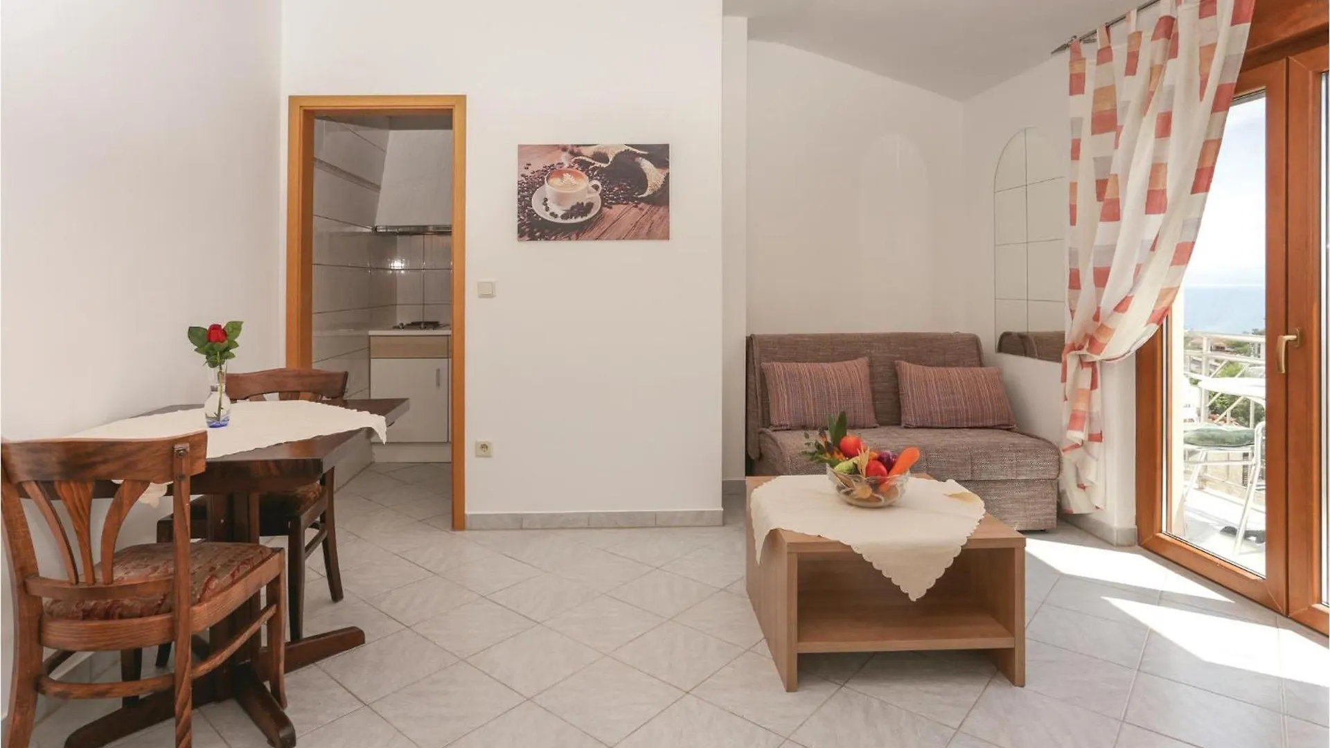Gorgeous Apartment In Okrug Gornji With Kitchen Trogir Kroatien
