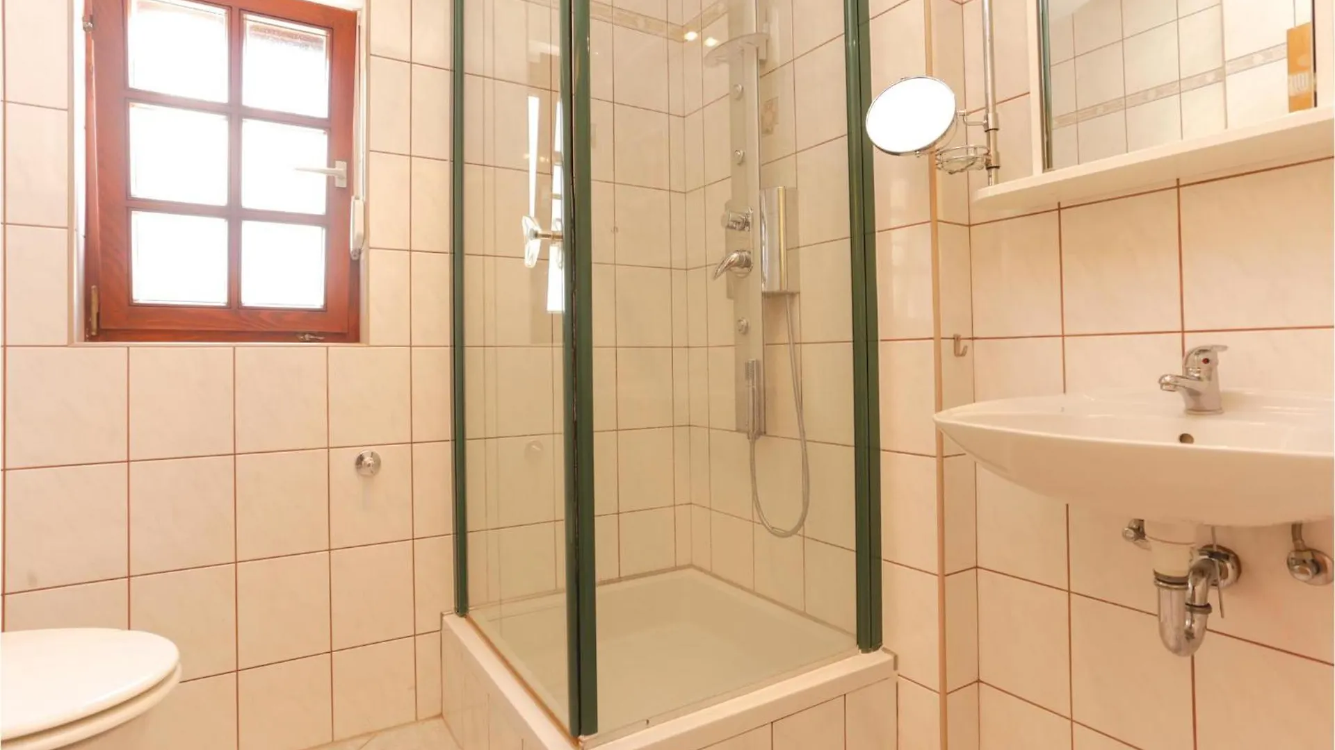 Gorgeous Apartment In Okrug Gornji With Kitchen Trogir