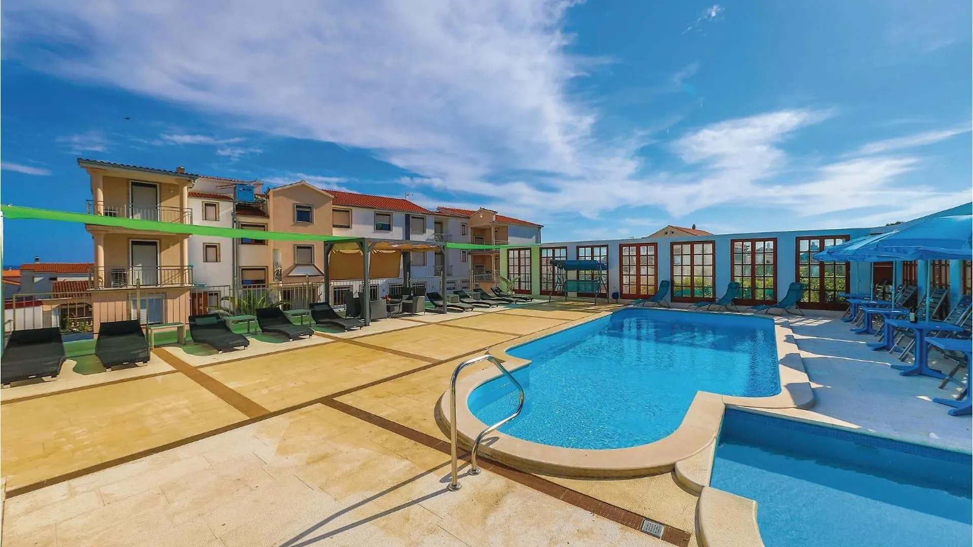 Gorgeous Apartment In Okrug Gornji With Kitchen Trogir